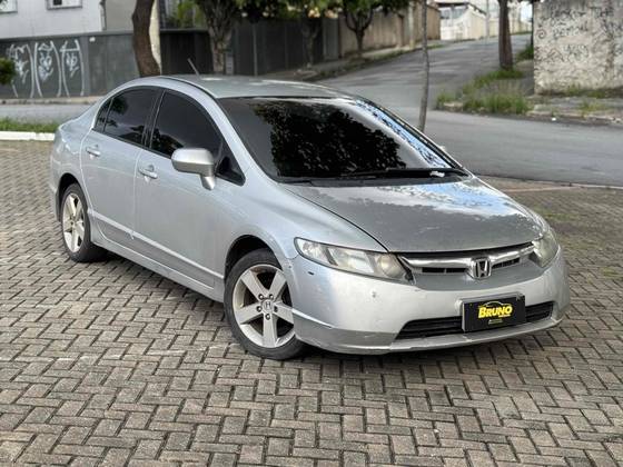 HONDA CIVIC 1.8 LXS 16V FLEX 4P AUTOMÁTICO HONDA CIVIC 1.8 LXS 16V FLEX 4P AUTOMÁTICO